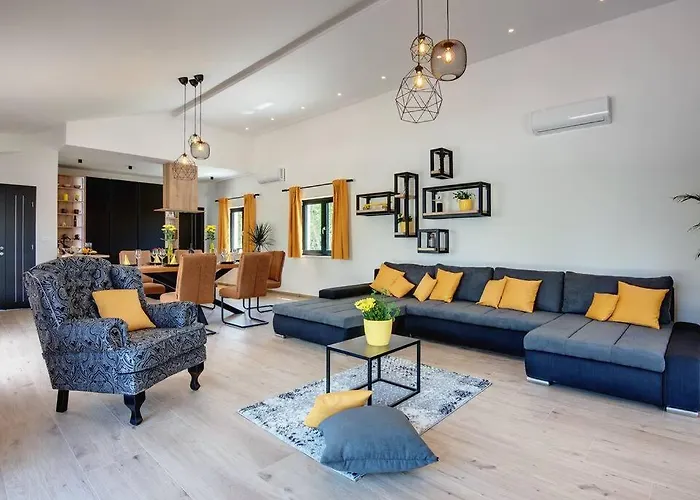 Rr By Istrialux Villa