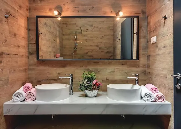 Villa Rr By Istrialux *