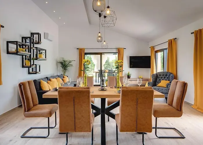 Villa Rr By Istrialux Hrboki