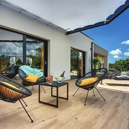 فيلة Rr By Istrialux *